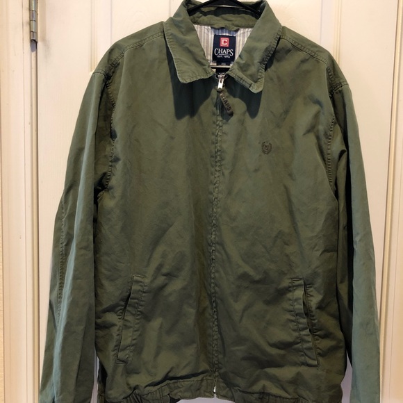 green collared jacket